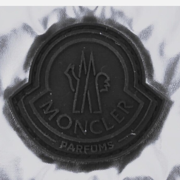 RESERVED Moncler Parfums Quilted Metallic Silver Clutch Pouch Beauty Travel NWT - Picture 5 of 11